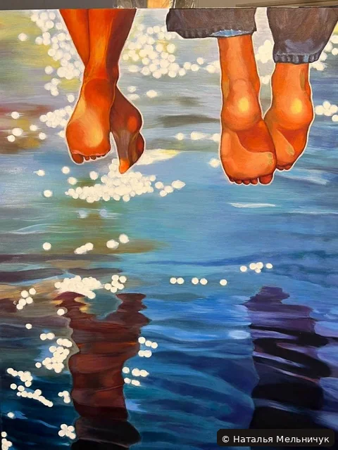 Картина «Босиком над водой»: ноги над солнечной водой